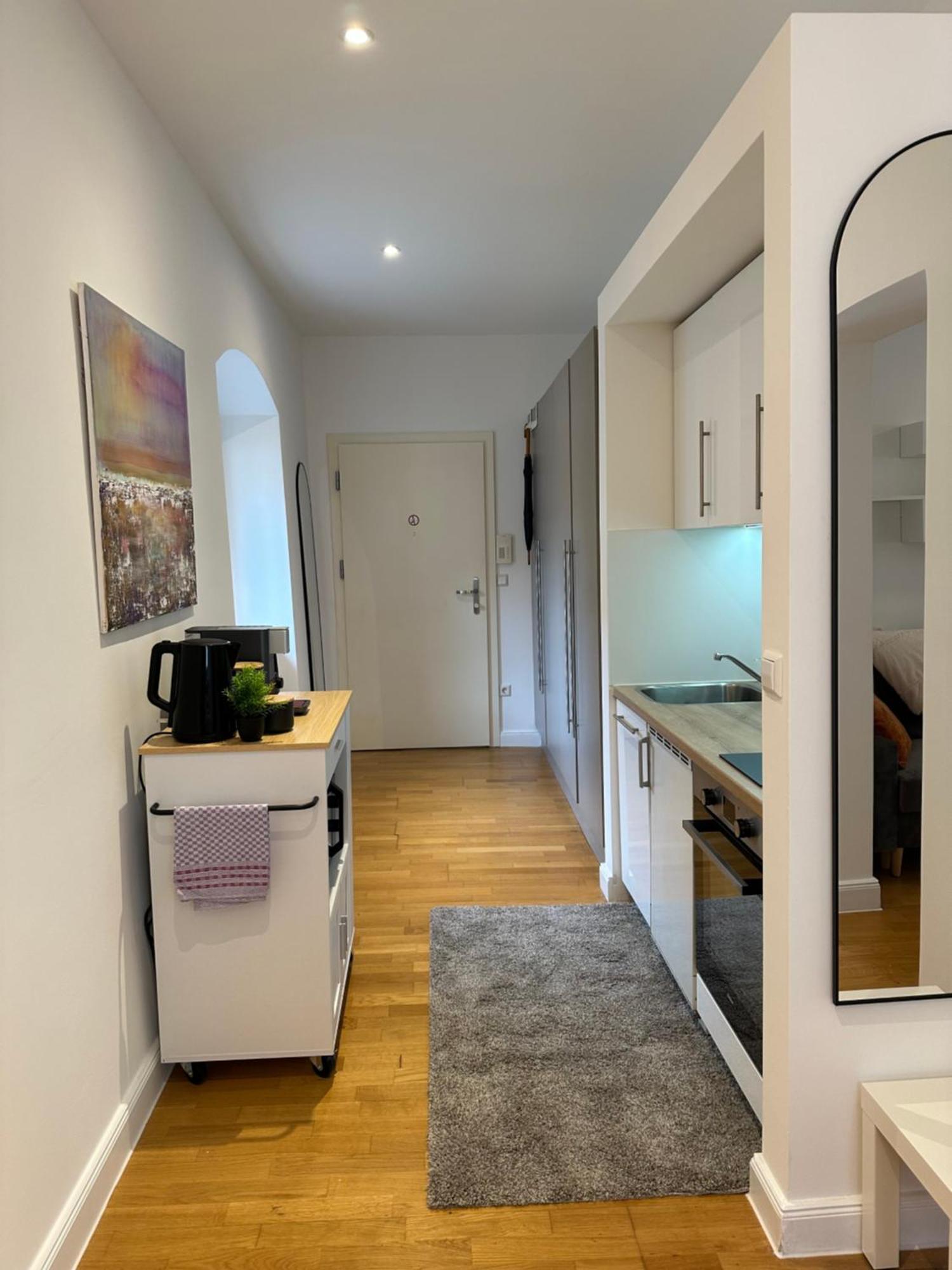 Bella Casa - Business&Family, 100M Zum Konzerteingang Schloss, Parkplatz, Smarttv, Netflix, Waschmaschine, 24H Checkin, 36Qm, Ap 12 Ludwigsburg Exterior foto