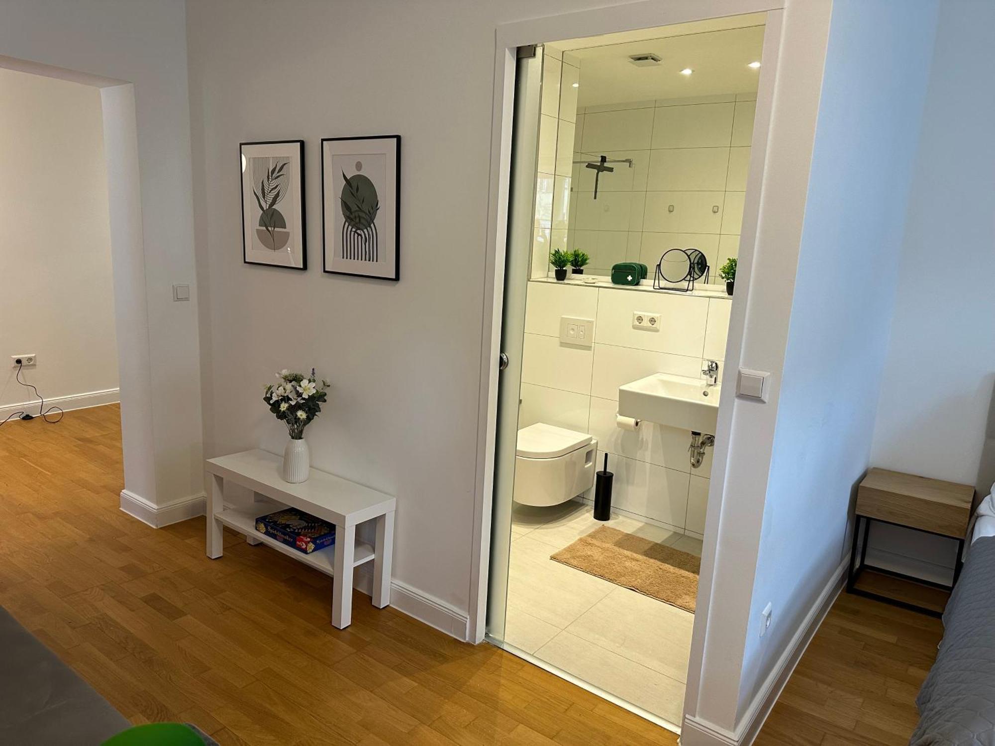 Bella Casa - Business&Family, 100M Zum Konzerteingang Schloss, Parkplatz, Smarttv, Netflix, Waschmaschine, 24H Checkin, 36Qm, Ap 12 Ludwigsburg Exterior foto