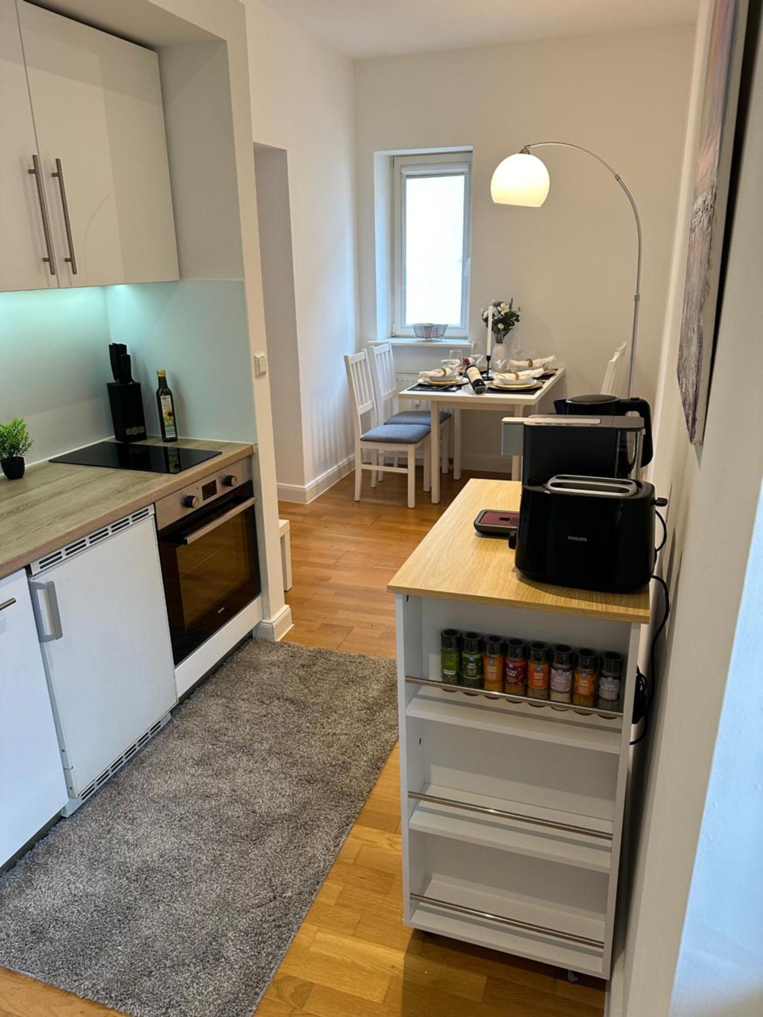 Bella Casa - Business&Family, 100M Zum Konzerteingang Schloss, Parkplatz, Smarttv, Netflix, Waschmaschine, 24H Checkin, 36Qm, Ap 12 Ludwigsburg Exterior foto