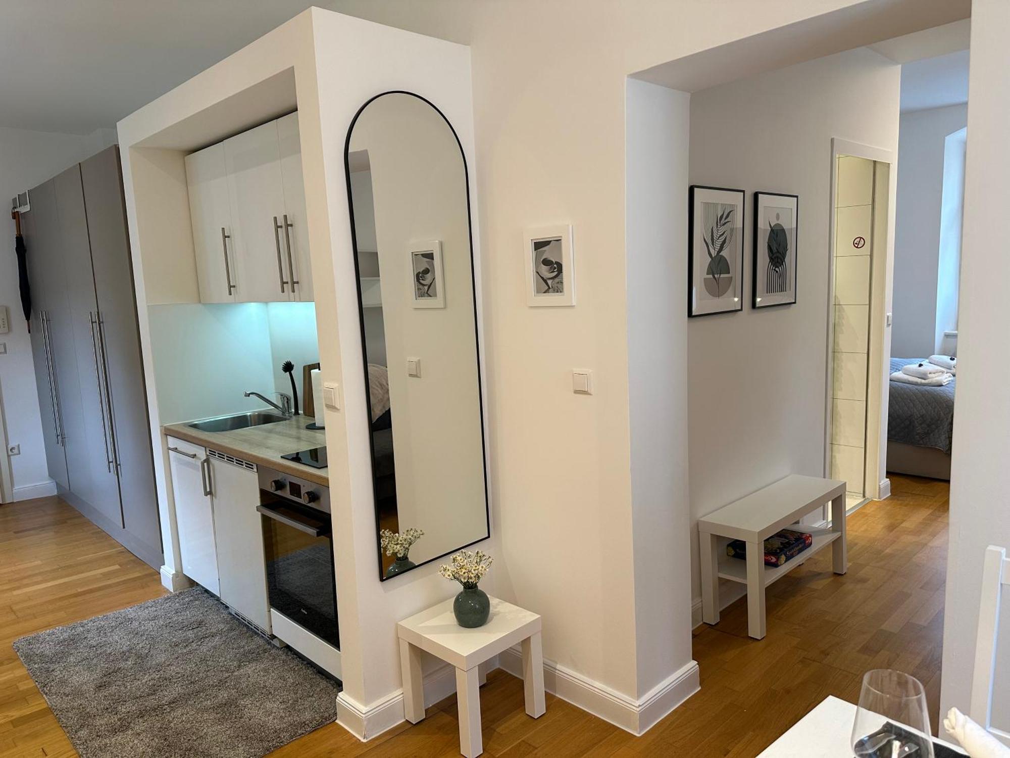 Bella Casa - Business&Family, 100M Zum Konzerteingang Schloss, Parkplatz, Smarttv, Netflix, Waschmaschine, 24H Checkin, 36Qm, Ap 12 Ludwigsburg Exterior foto